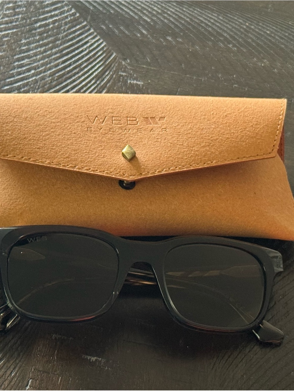 Women’s Sunglasses with Tan Case